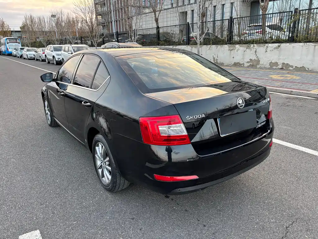 SKODA OCTAVIA 2017