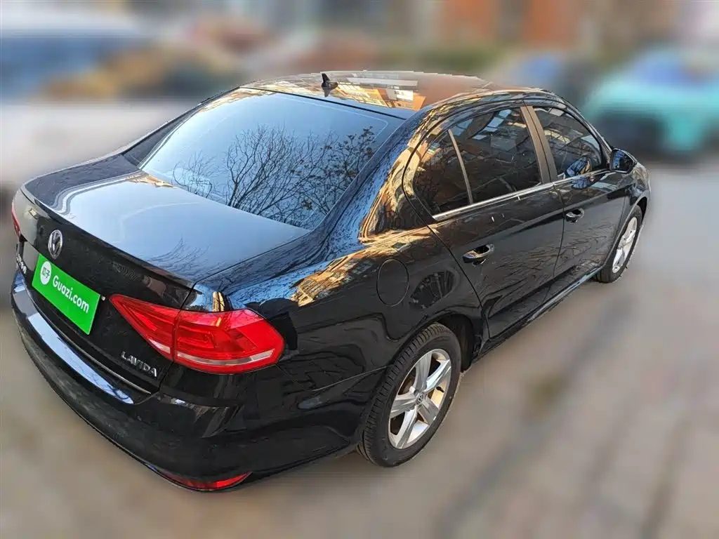 VOLKSWAGEN LAVIDA 2018