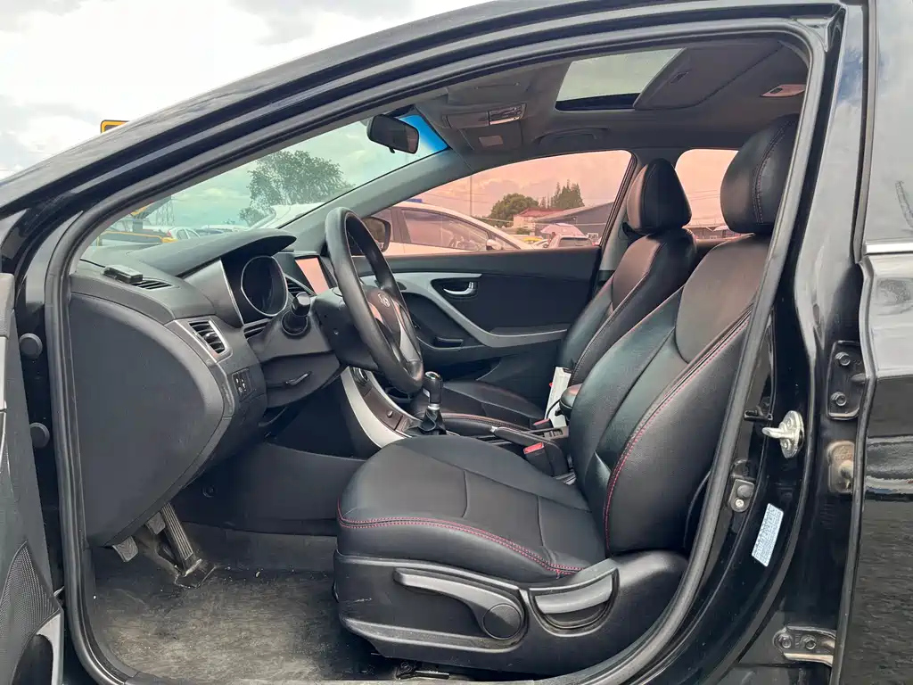 HYUNDAI ELANTRA 2015