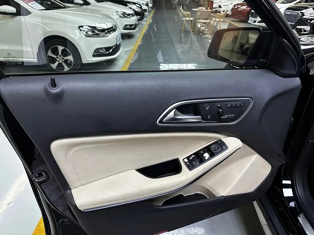 MERCEDES BENZ GLA 2016