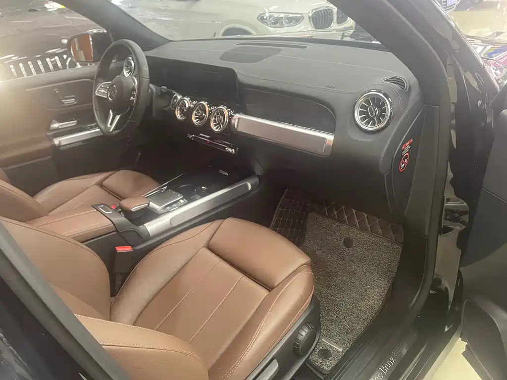 MERCEDES BENZ GLB 2021