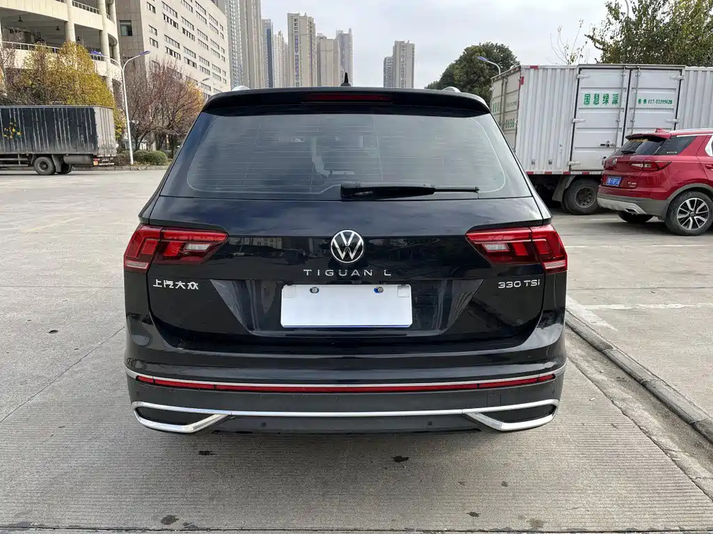 VOLKSWAGEN TIGUAN L 2023