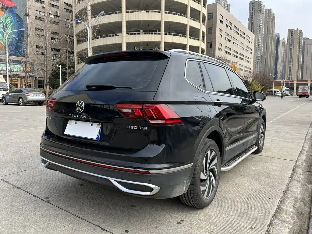 VOLKSWAGEN TIGUAN L 2023
