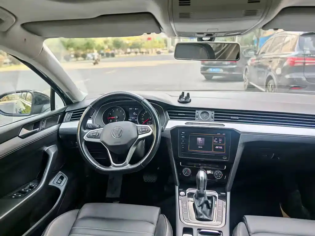 VOLKSWAGEN MAGOTAN 2021