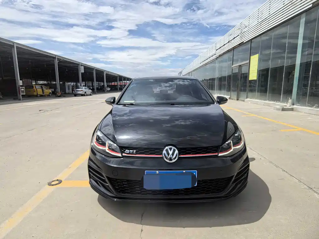 VOLKSWAGEN GOLF GTI 2019