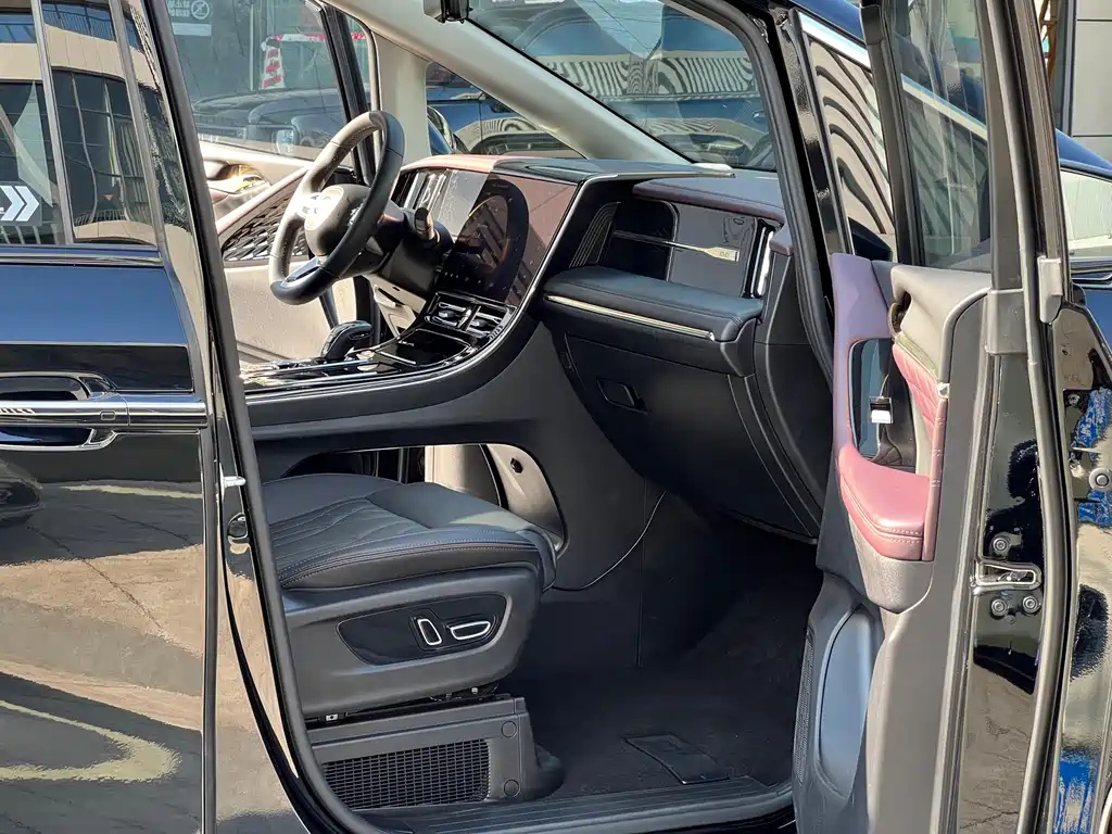 TRUMPCHI M8 2024