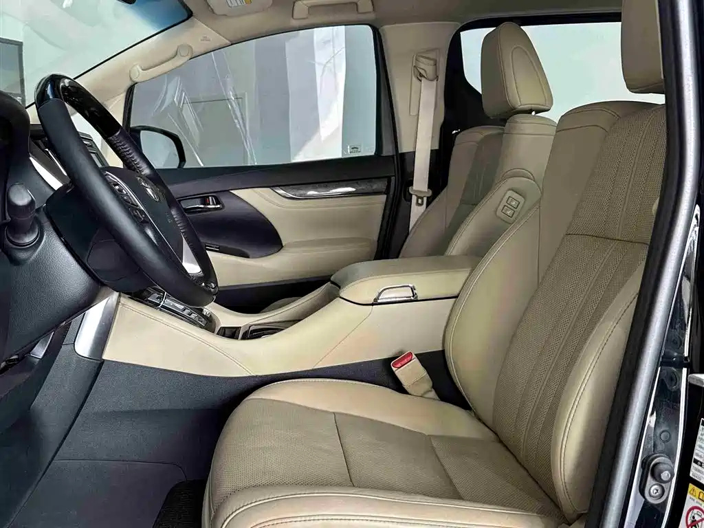 TOYOTA ALPHARD 2018
