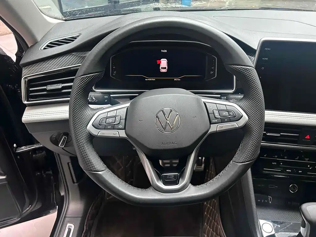 VOLKSWAGEN TIGUAN L 2024