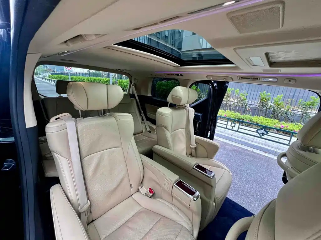 TOYOTA ALPHARD 2015