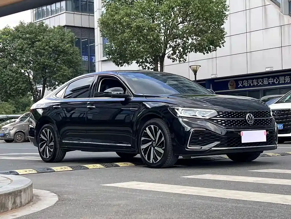 VOLKSWAGEN PASSAT 2022