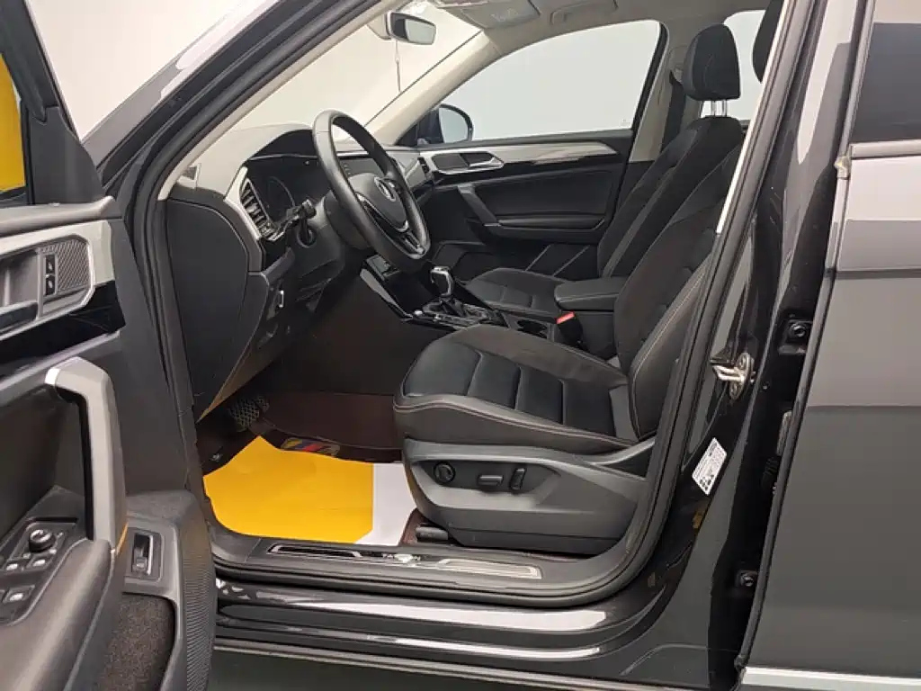 VOLKSWAGEN TAYRON 2023