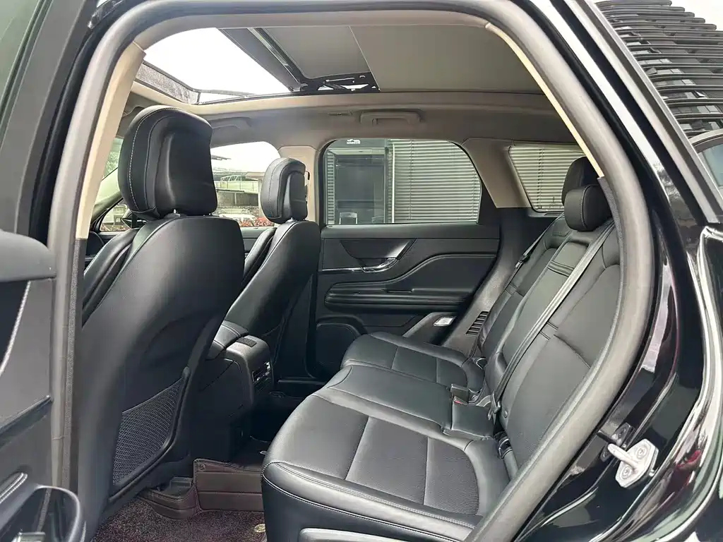 LINCOLN ADVENTURER 2023