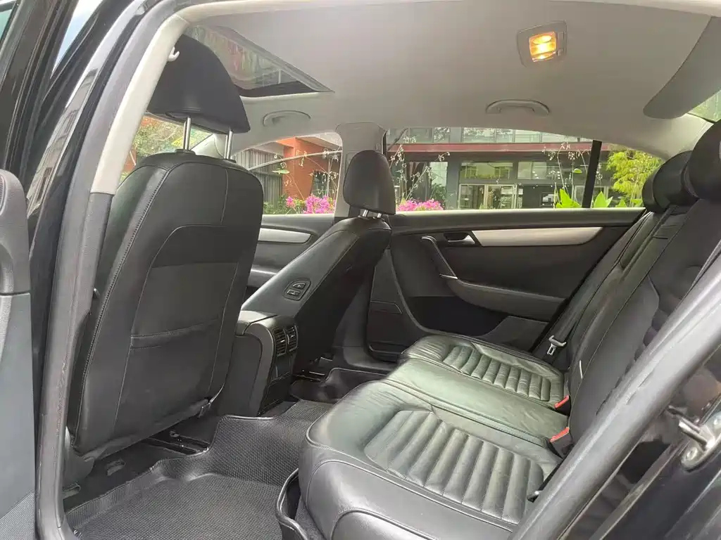 VOLKSWAGEN MAGOTAN 2014