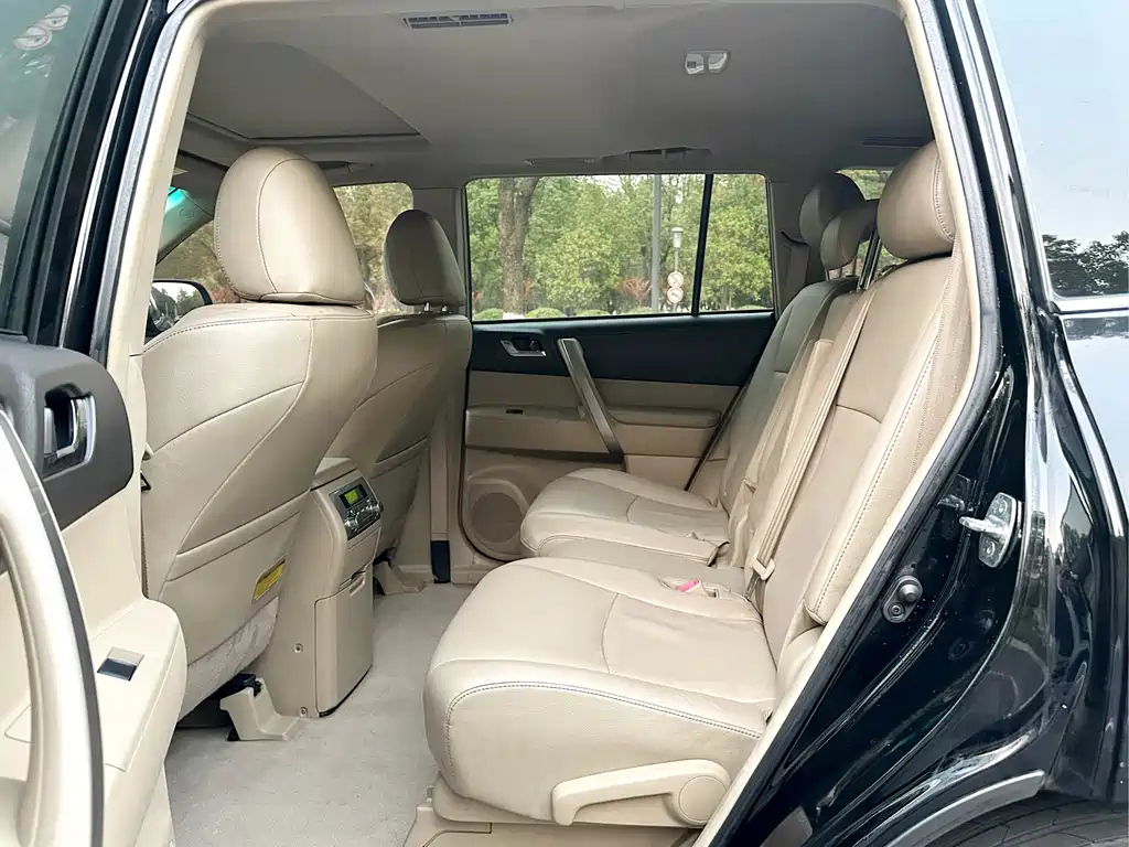 TOYOTA HIGHLANDER 2014