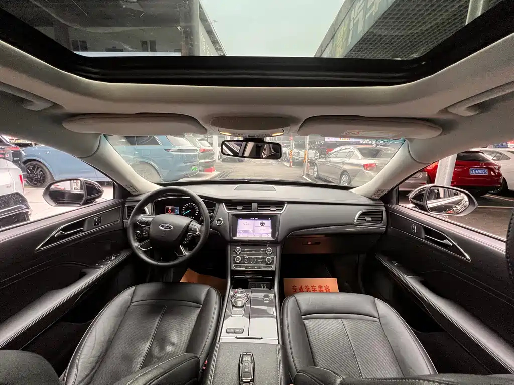 FORD TAURUS 2018