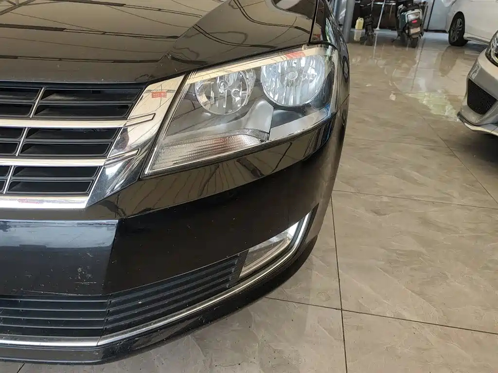 VOLKSWAGEN LAVIDA 2013