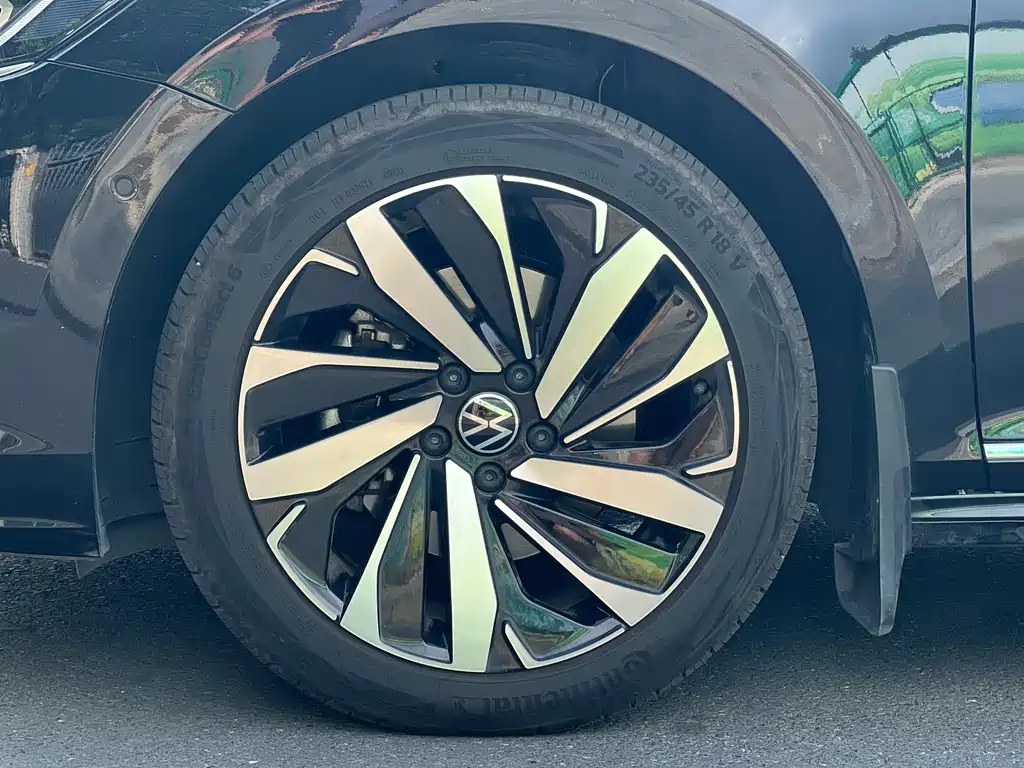 VOLKSWAGEN PASSAT 2025