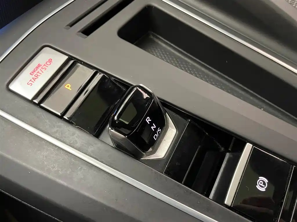VOLKSWAGEN GOLF GTI 2021