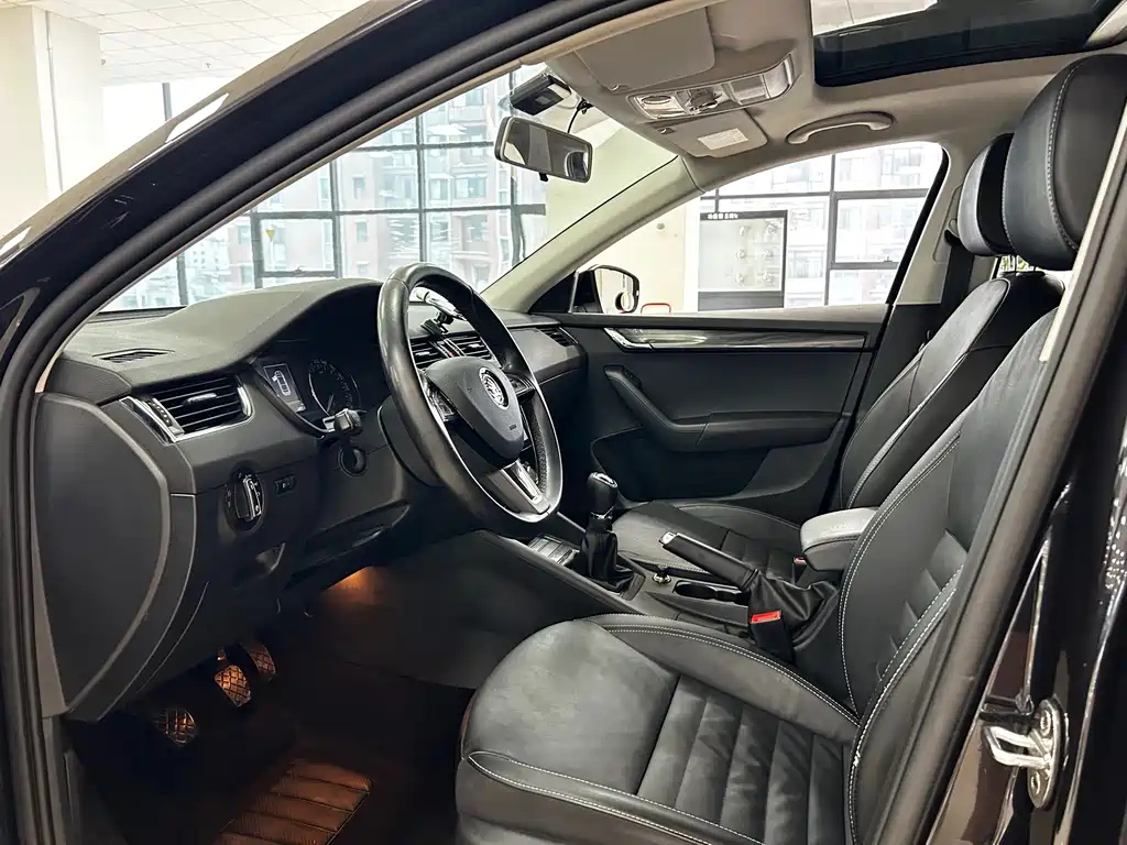 SKODA OCTAVIA 2017