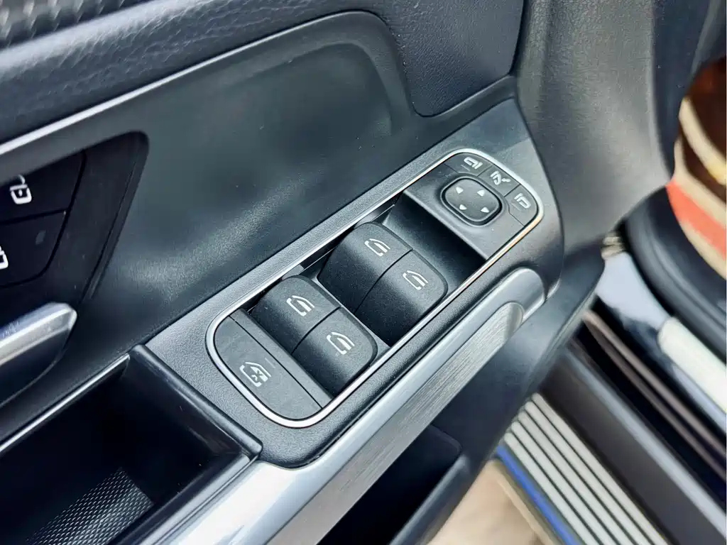 MERCEDES BENZ GLB 2020