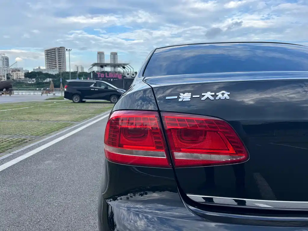 VOLKSWAGEN MAGOTAN 2015