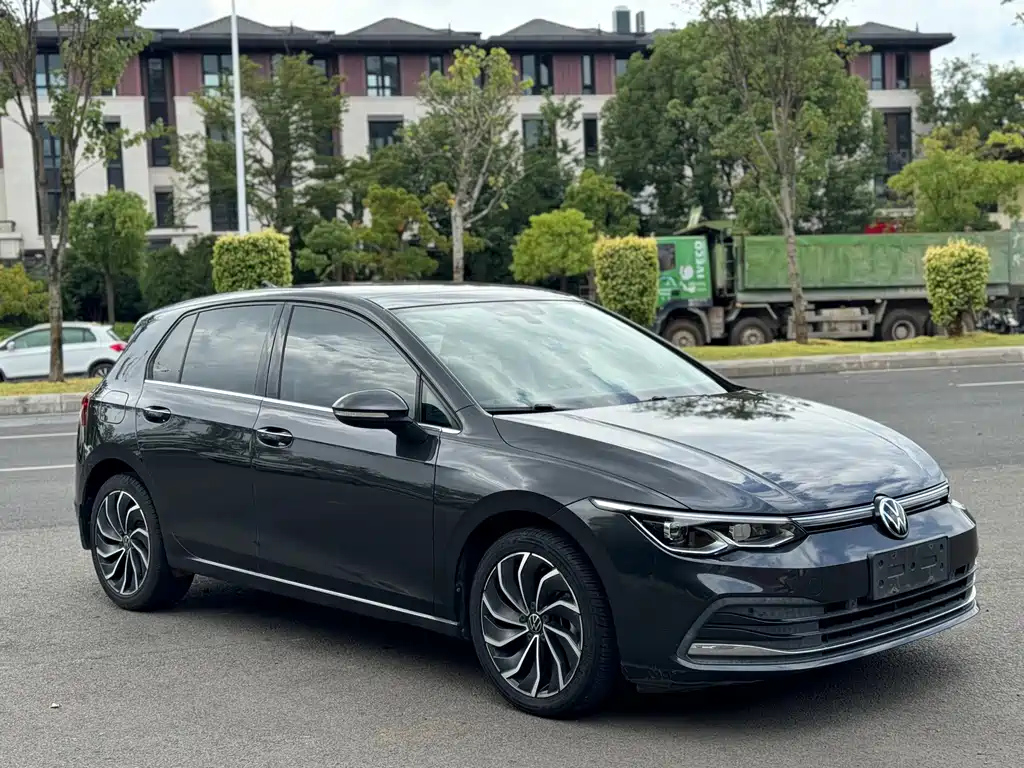 VOLKSWAGEN GOLF 2021