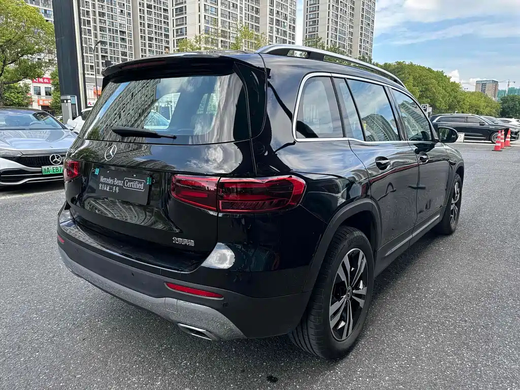 MERCEDES BENZ GLB 2023