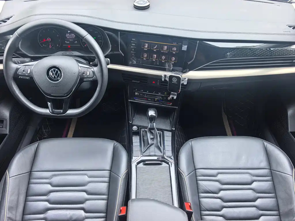 VOLKSWAGEN PASSAT 2021