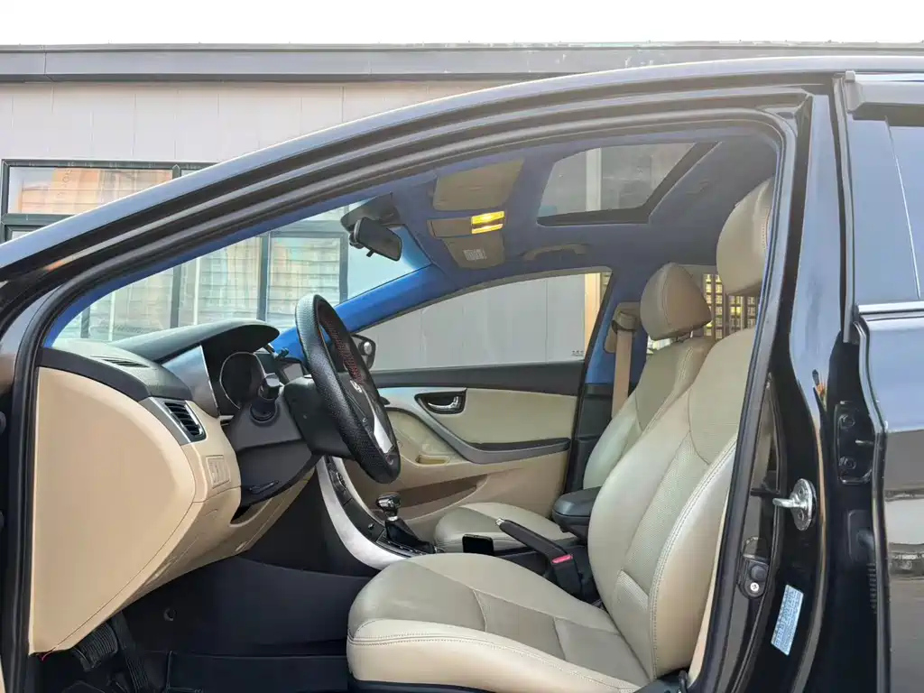 HYUNDAI ELANTRA 2013