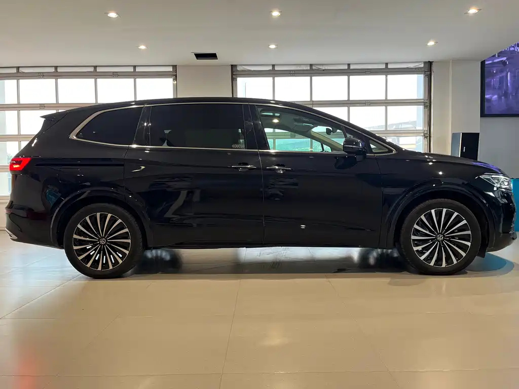VOLKSWAGEN VILORAN 2024