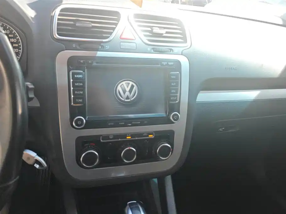 VOLKSWAGEN SCIROCCO 2014