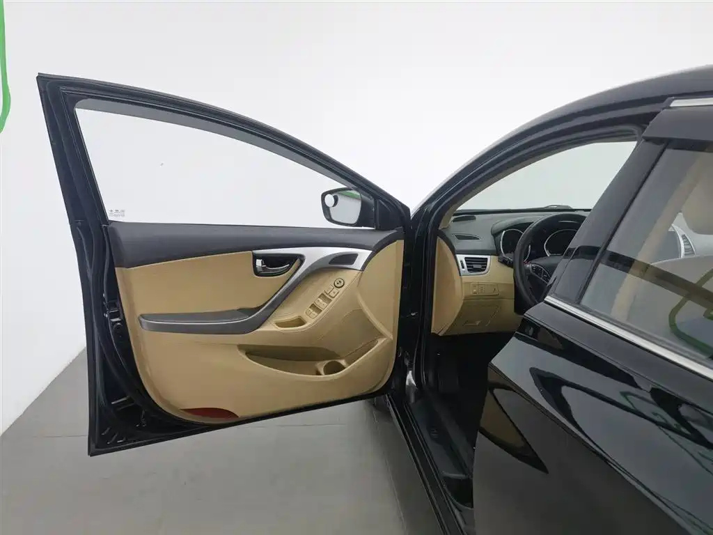 HYUNDAI ELANTRA 2013