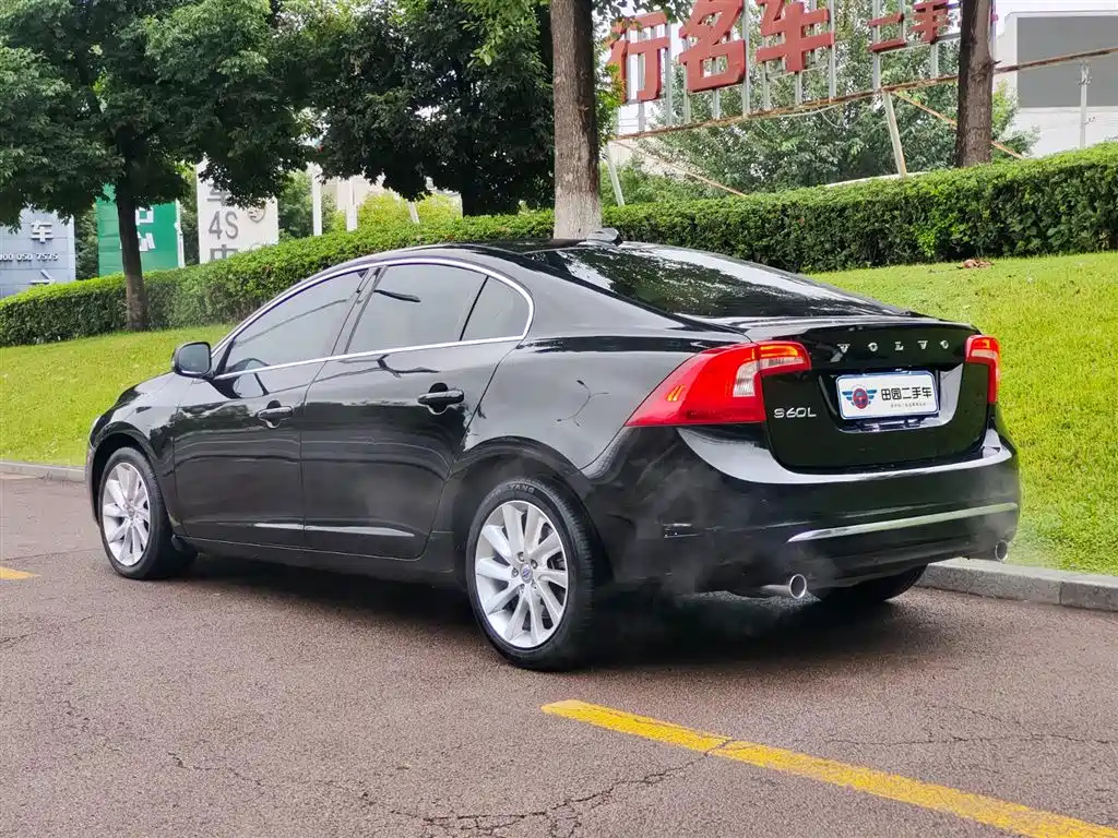 VOLVO S60 2017