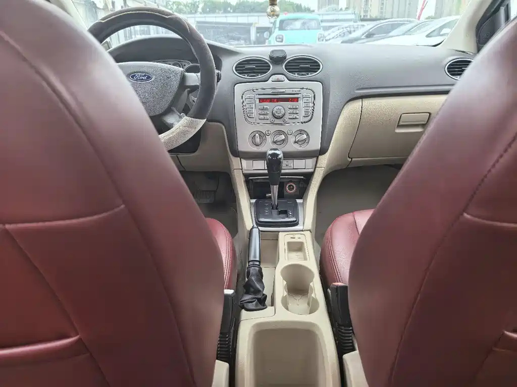 FORD FOCUS 2012