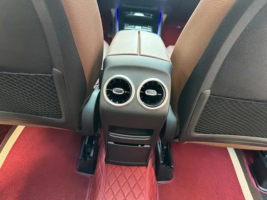 MERCEDES BENZ GLB 2024