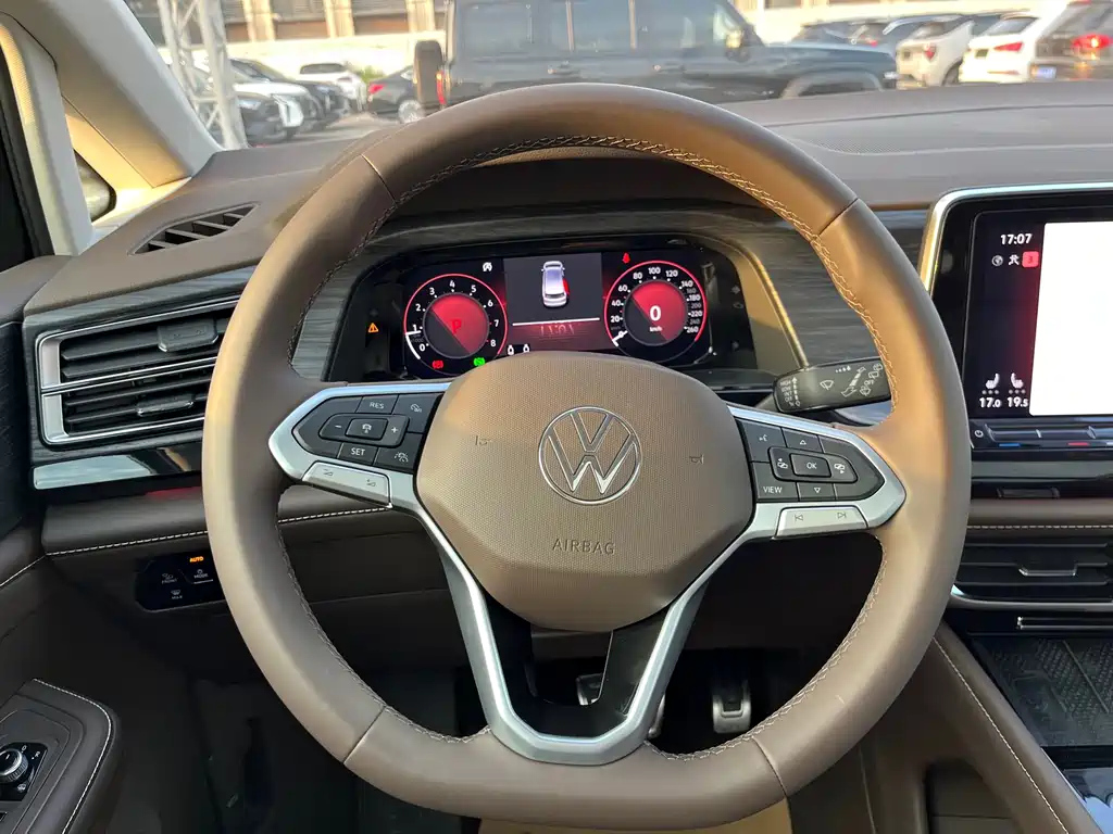 VOLKSWAGEN VILORAN 2024