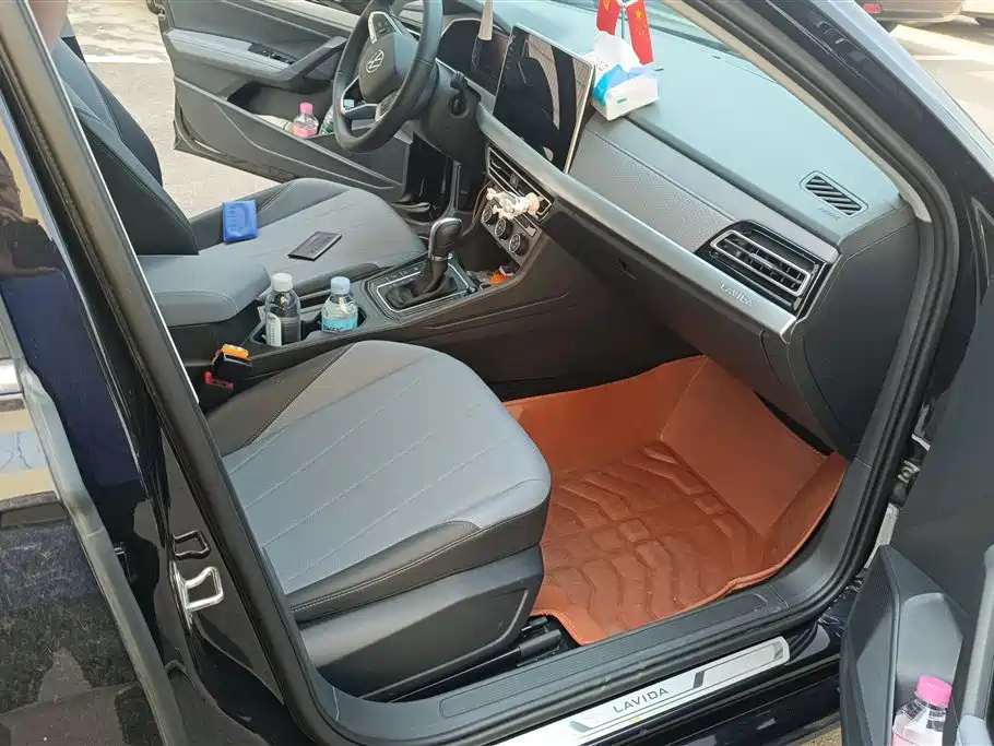 VOLKSWAGEN LAVIDA 2024