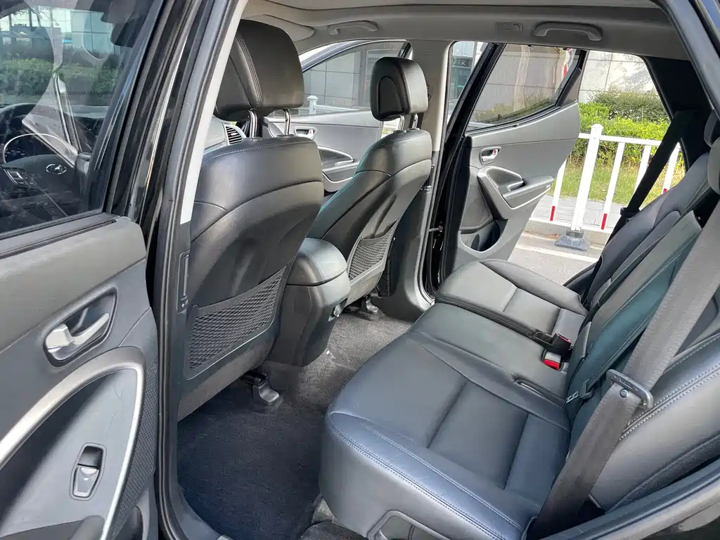 HYUNDAI SANTAFE 2015