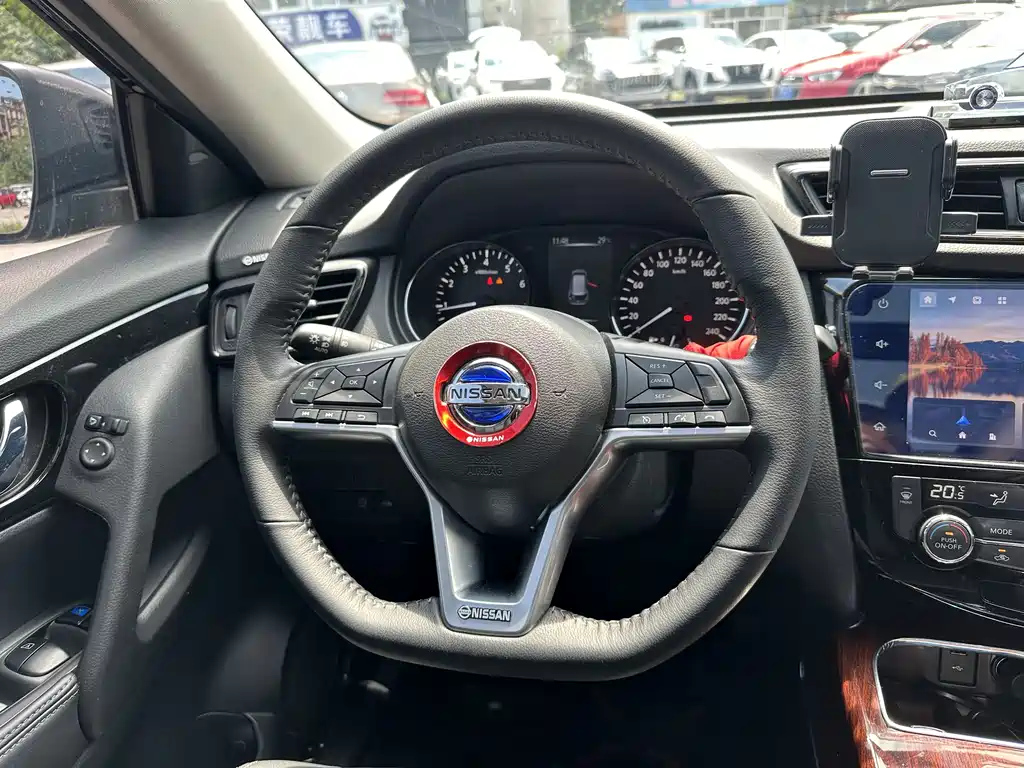 NISSAN X-TRAIL 2023