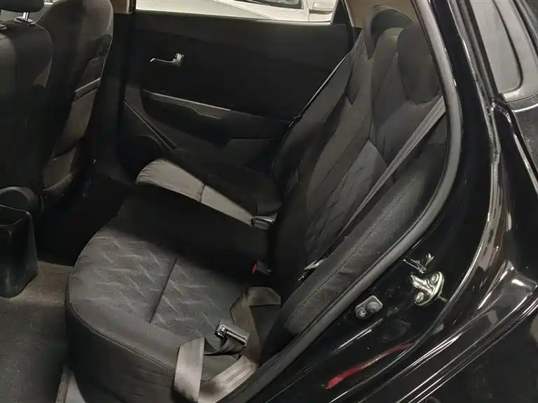 KIA K2 2015