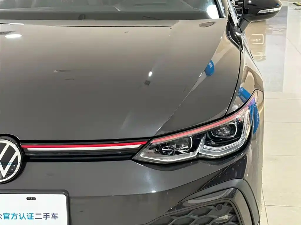 VOLKSWAGEN GOLF GTI 2024