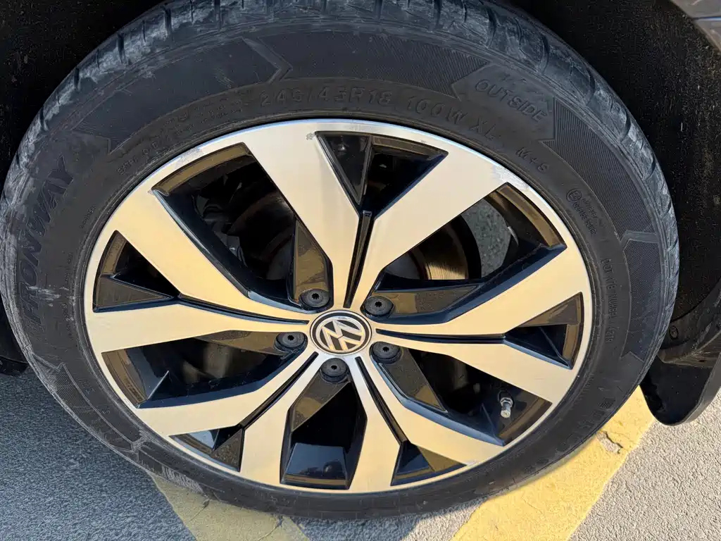 VOLKSWAGEN MAGOTAN 2018