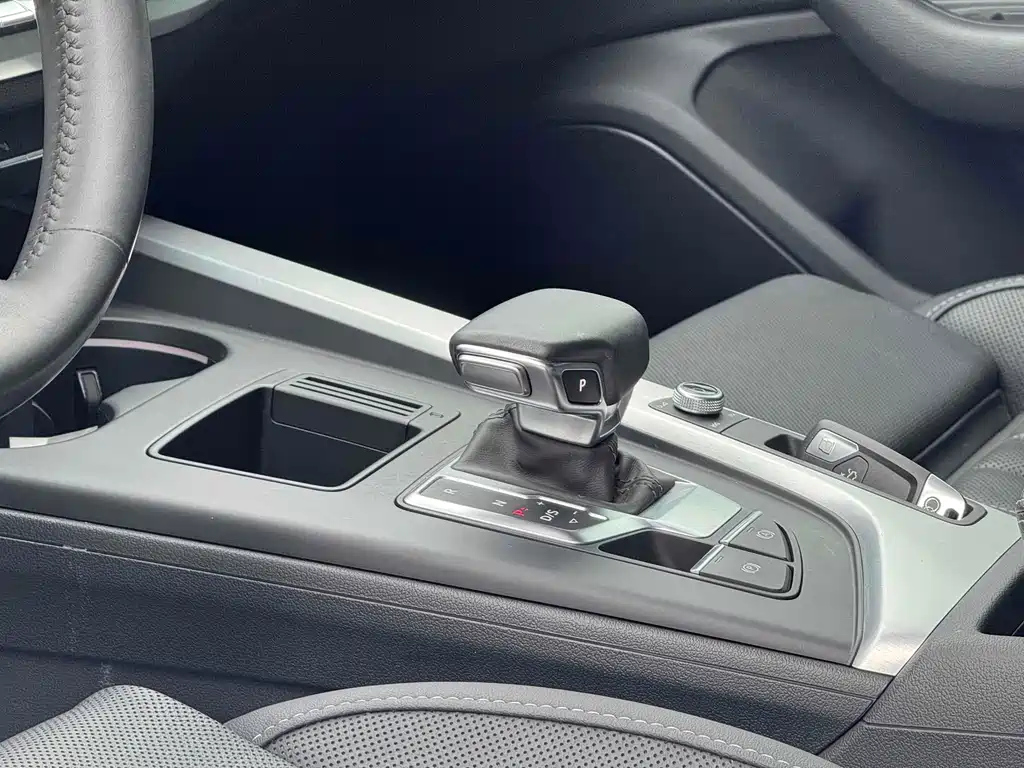 AUDI A4L 2020