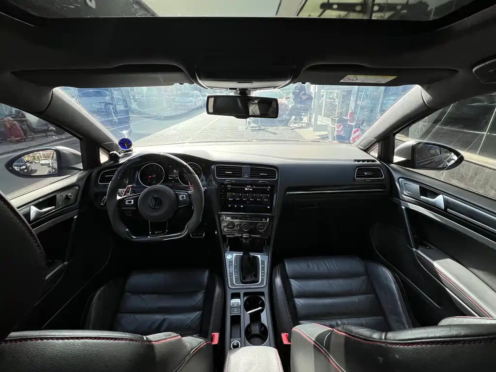 VOLKSWAGEN GOLF GTI 2016