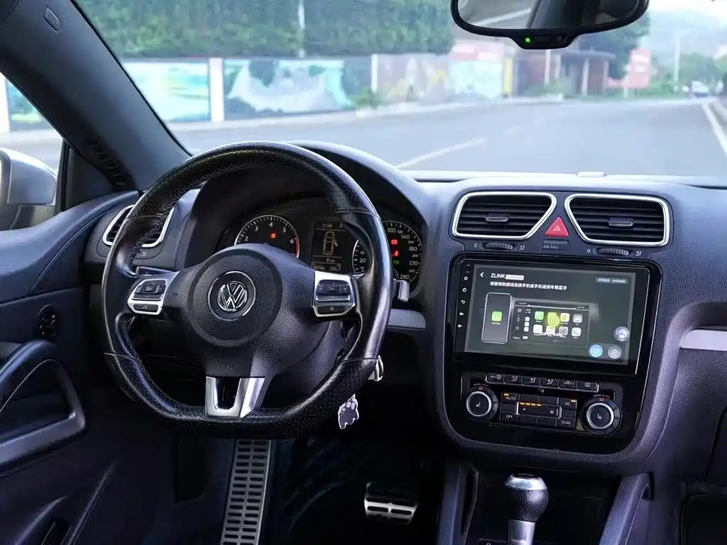 VOLKSWAGEN SCIROCCO 2011