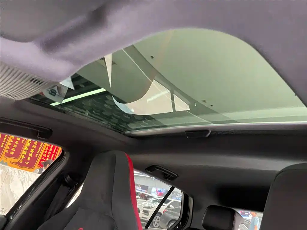 VOLKSWAGEN GOLF GTI 2021