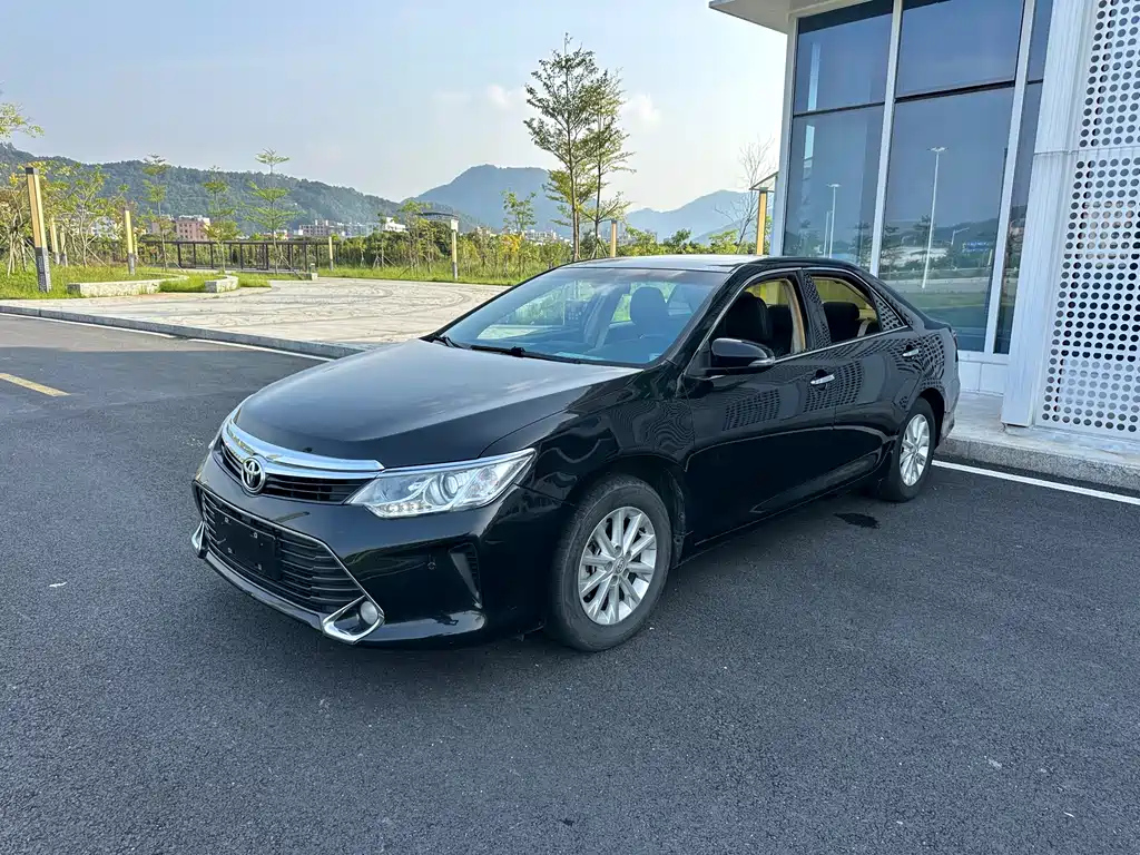 TOYOTA CAMRY 2017