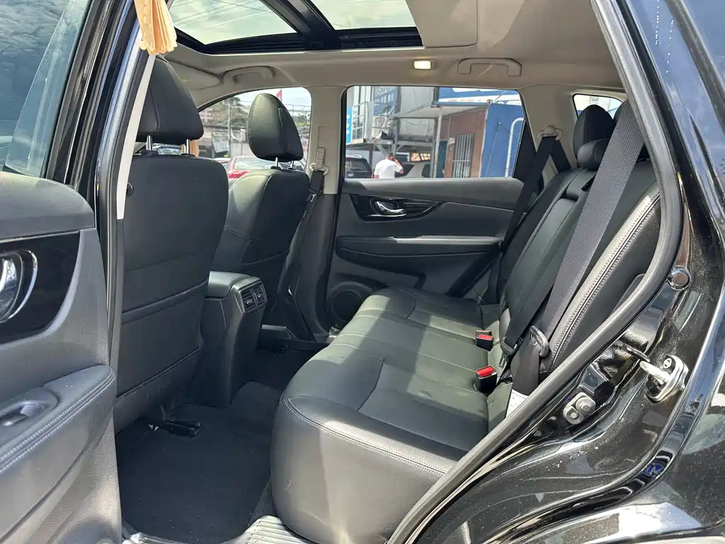 NISSAN X-TRAIL 2023