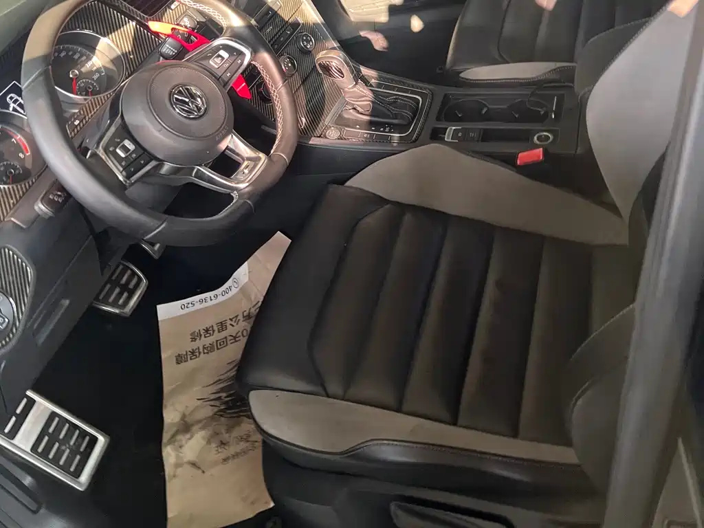 VOLKSWAGEN GOLF 2017