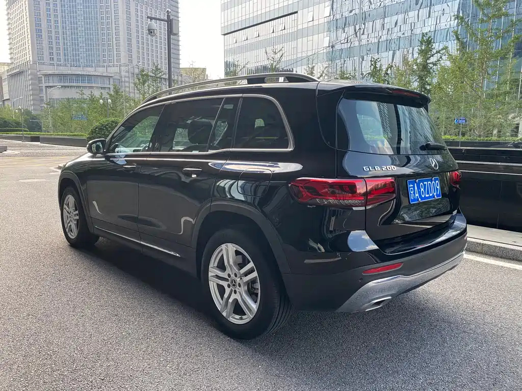 MERCEDES BENZ GLB 2023